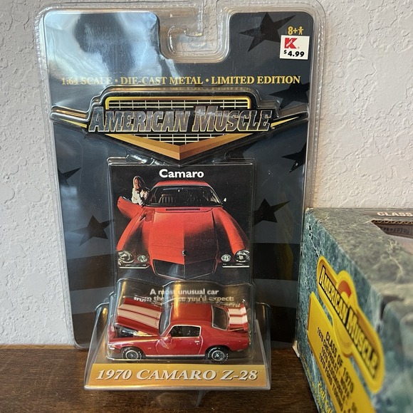 1/43 American Muscle - Class of 1970 - ERTL Collectibles And 1:64 1970 Camaro - Picture 3 of 7